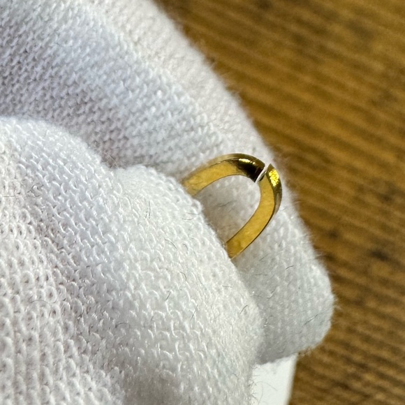 LOVE Lock Titanium Steel Plating 18k Gold Plated Necklace - Picture 3 of 3